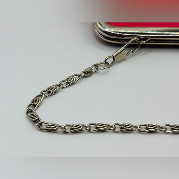 COPY - Girl’s Hello Kitty Pink Chain Bag - Picture 6 of 8